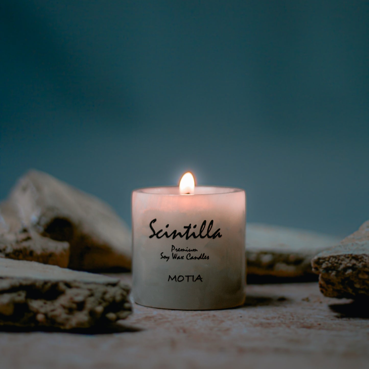 Motia White Onyx Candle